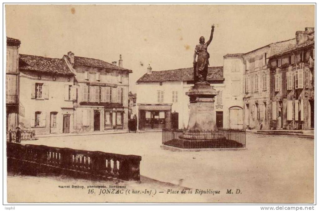 Jonzac (Char. Inf.) Place De La République - Jonzac