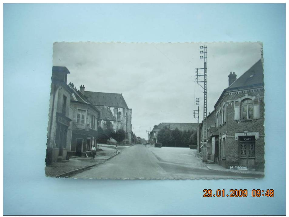 BRAY SUR SOMME   PLACE  DE LA LIBERTE - Bray Sur Somme