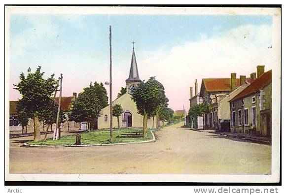 Commentry Place De L´eglise Du Petit Bourg - Commentry