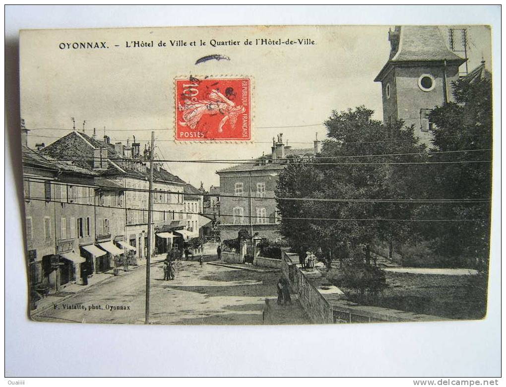 Cpa, Très Belle Vue Animée, Oyonnax, L'hôtel De Ville Et Le Quartier De L'hôtel De Ville - Oyonnax