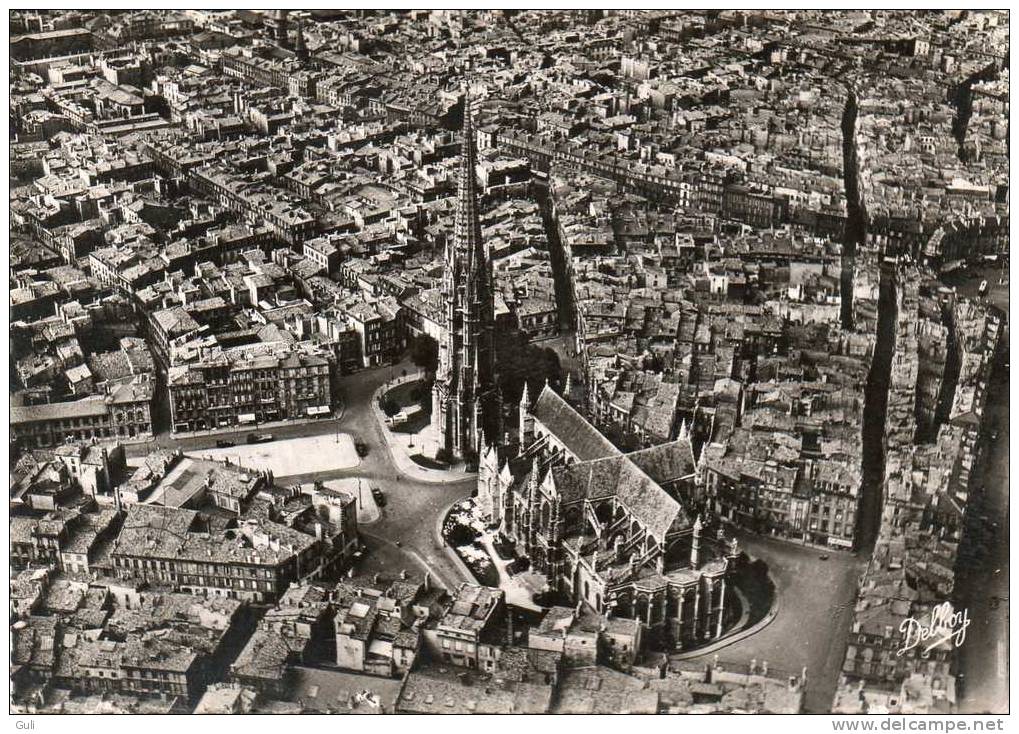 [33] Gironde >  Bordeaux - Vue Aérienne L'Eglise Et La Tour Saint-Michel  ( Religion ) * PRIX FIXE - Bordeaux