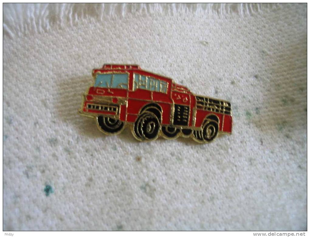 Pin´s Camion Des Sapeurs Pompiers - Firemen