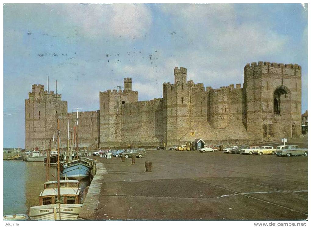 Caernarvon Castle - View From South-east, Showing Queen's Gate - Old Cars - Ford Anglia ! - Caernarvonshire