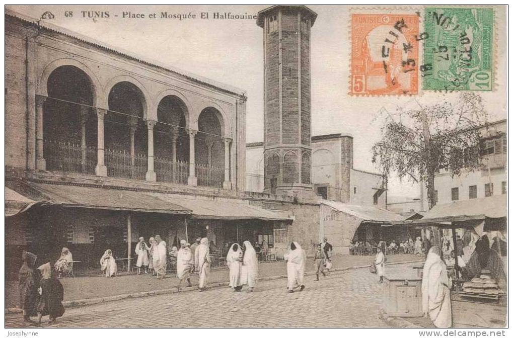 Tunis. Place Et Mosquée El Halfaouine. Belle Animation. - Tunisie