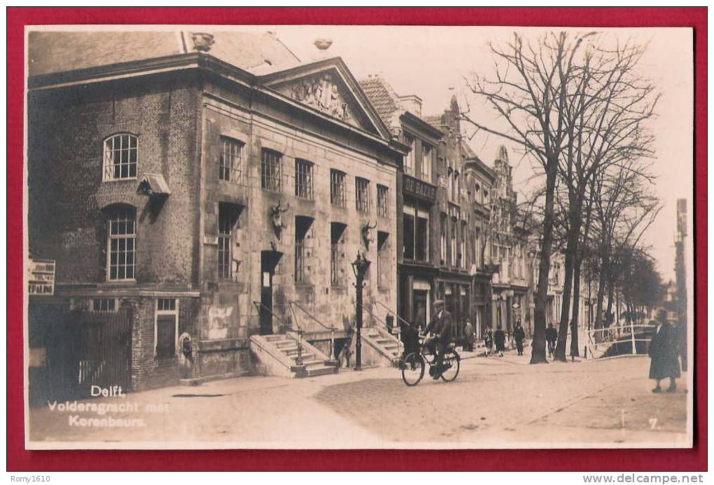 DELFT.- Voldersgracht Met Korenbeurs. Photo-carte. Animée. - Delft