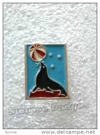 Circus: Juggler Fur-seal / Old Soviet Badge _36_ci3602 - Other & Unclassified