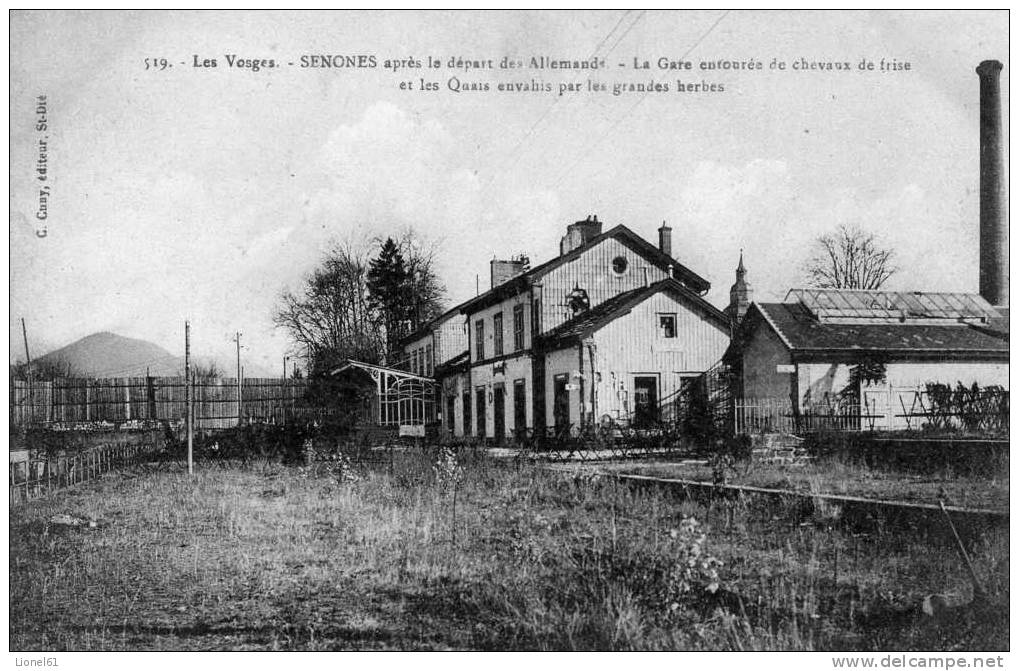 SENONES : (88) Aprés Le Départ Des Allemands. La Gare Entourée De Chevaux De Frise Et Les Quais Envahis Par ..... - Senones