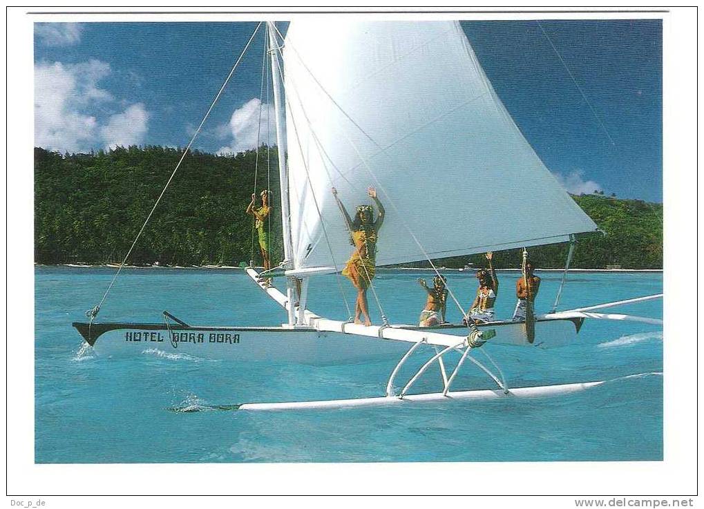 Tahiti - Bikini Girl`s - Femme - Sailing Canoe In The Lagoon - Tahiti