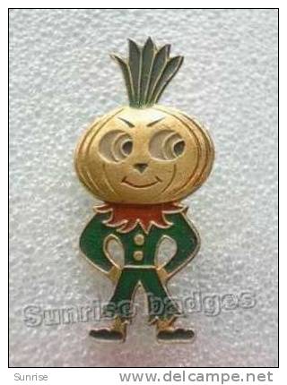 Cartoon Film Soviet: Chippollino / Old Soviet Badge USSR _66_u3949 - Disney