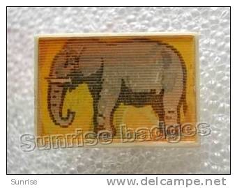 Cartoon Film Soviet: Elephant (fairy Tale) / STEREO Old Soviet Badge USSR _66_u3976 - Disney