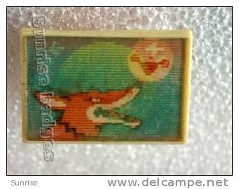 Cartoon Film Soviet: Reynard (fox) And Kolobok (russia Fairy Tale ) / STEREO Old Soviet Badge USSR _66_u3988 - Disney