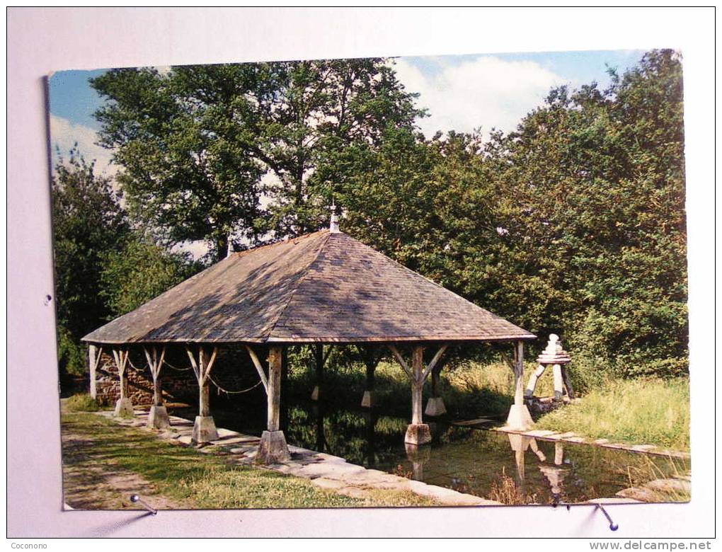 Questembert - Le Lavoir Et La Fontaine Du Presbytère - Questembert