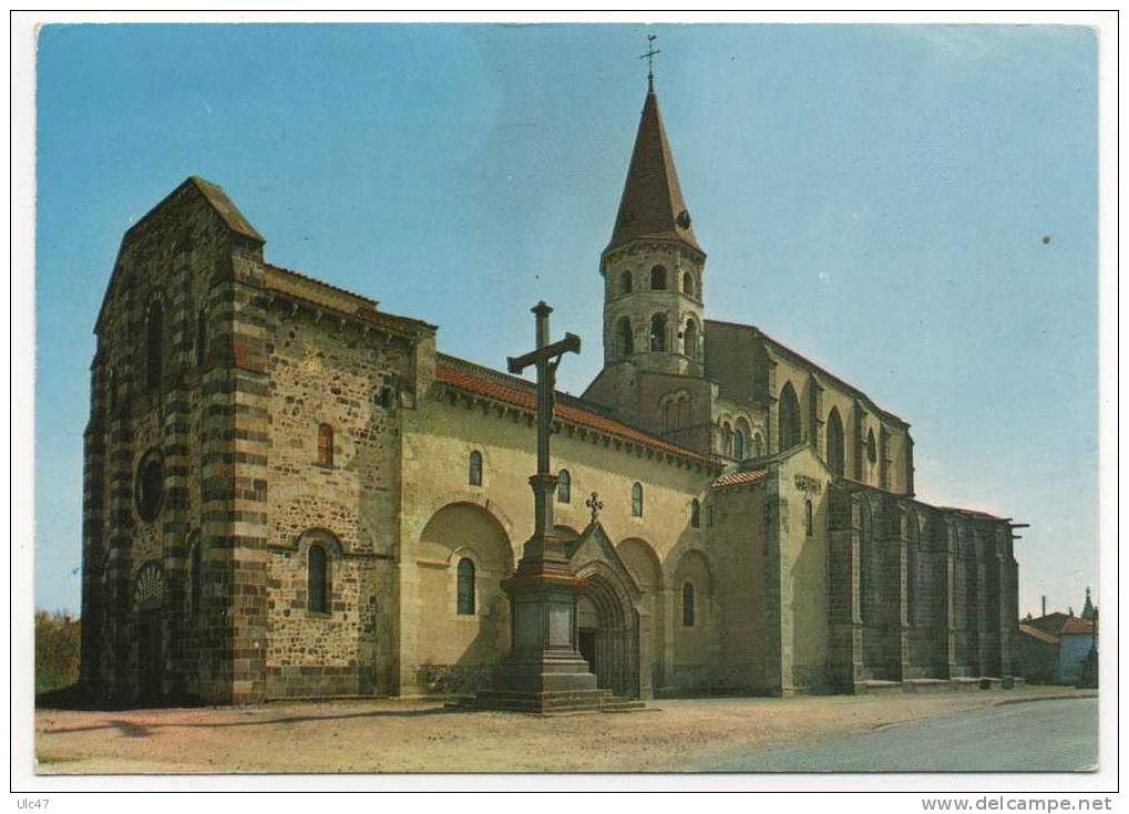 - ENNEZAT (Puy-de-Dôme) - L'Eglise. - - Ennezat