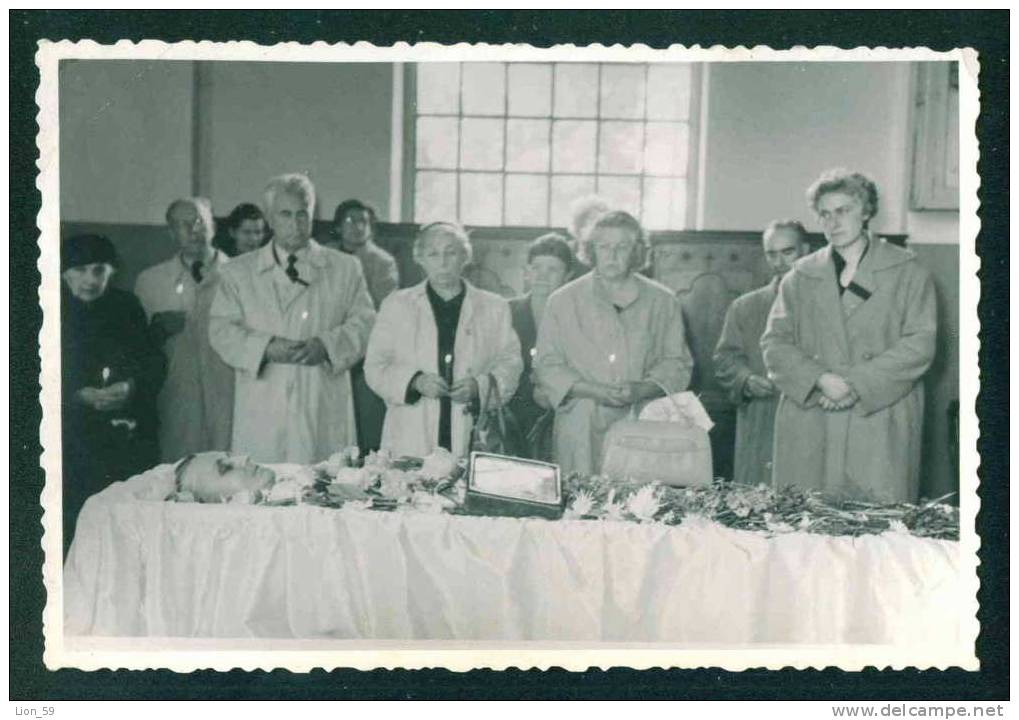 WOMAN - Funeral Funérailles Beerdigungen Begrafenis - Bulgaria Bulgarie Bulgarien Bulgarije 33049 - Beerdigungen