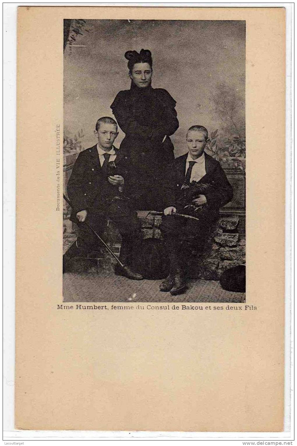 Madame HUMBERT , Femme Du Consul De BAKOU Et Ses Deux Fils - Carte Precursseur - Azerbeidzjan