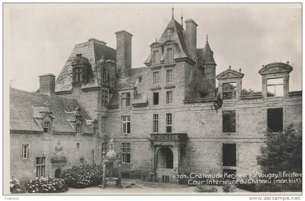 29 SAINT VOUGAY Cpa Chateau De Kerjean        2701 La Cigogne - Saint-Vougay