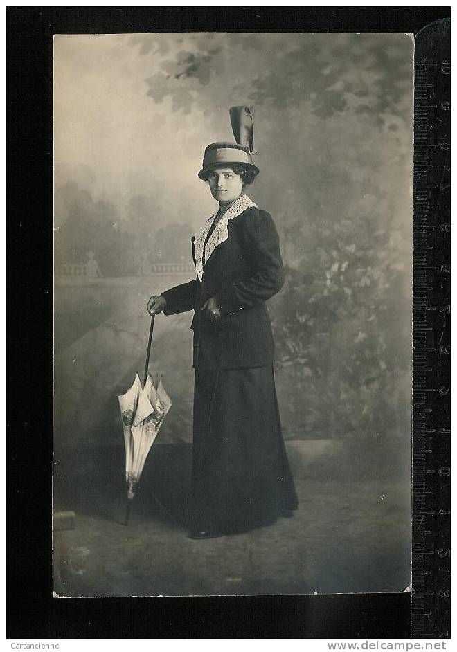 Carte Photo Femme - Chapeau - Parapluie - Cliché à Toulon - Autres & Non Classés