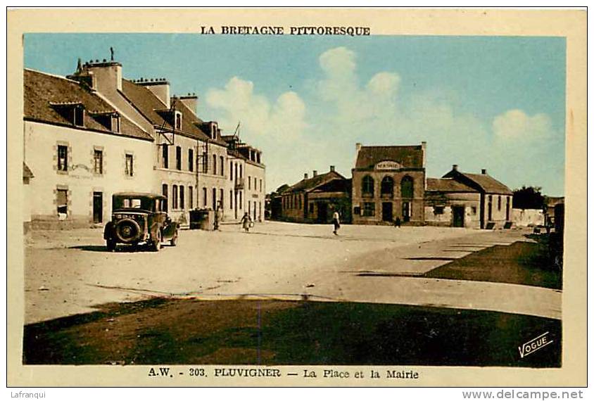 Morbihan -ref B632- Pluvigner - La Place Et La Mairie - Pluvigner