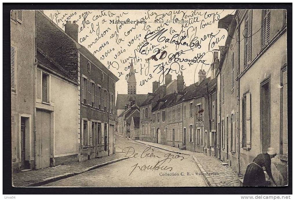 CPA  ANCIENNE- FRANCE- MALESHERBES (45)- LE RUE DE L'EGLISE- ANIMATION GROS PLAN- - Malesherbes