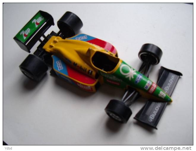 VOITURE DE FORMULE 1 BENETTON FORD B 188 - Burago