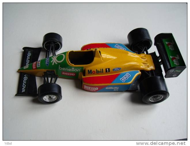 VOITURE DE FORMULE 1 BENETTON FORD B 188 - Burago