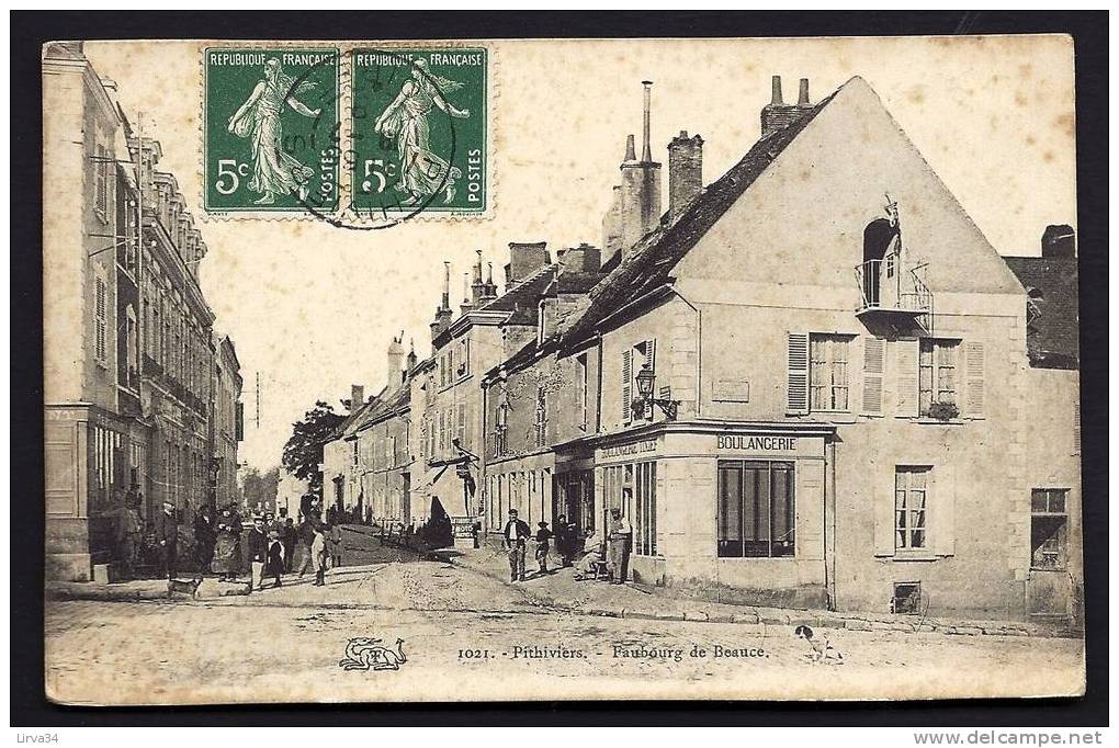 CPA  ANCIENNE- FRANCE- PITHIVIERS (45)- LE FAUBOURG DE BEAUCE AVEC TRES BELLE ANIMATION- BOULANGERIE DEVANT - Pithiviers