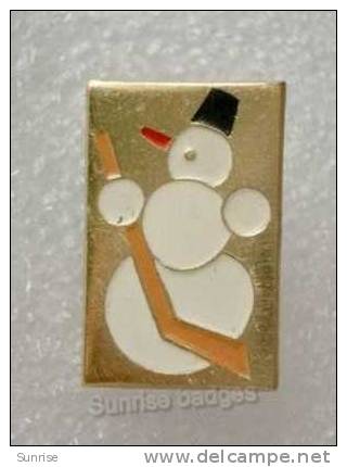 Celebration New Year, Christmas. Snow Man With Hockey Stick / Old Soviet Badge USSR _15_c8553 - Noël