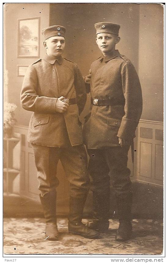 Carte Photo Militaire Allemande 1914 1918 - Très Jeune Soldat Régiment D´infanterie N°154 - 5e Basse Silésie - Guerra 1914-18