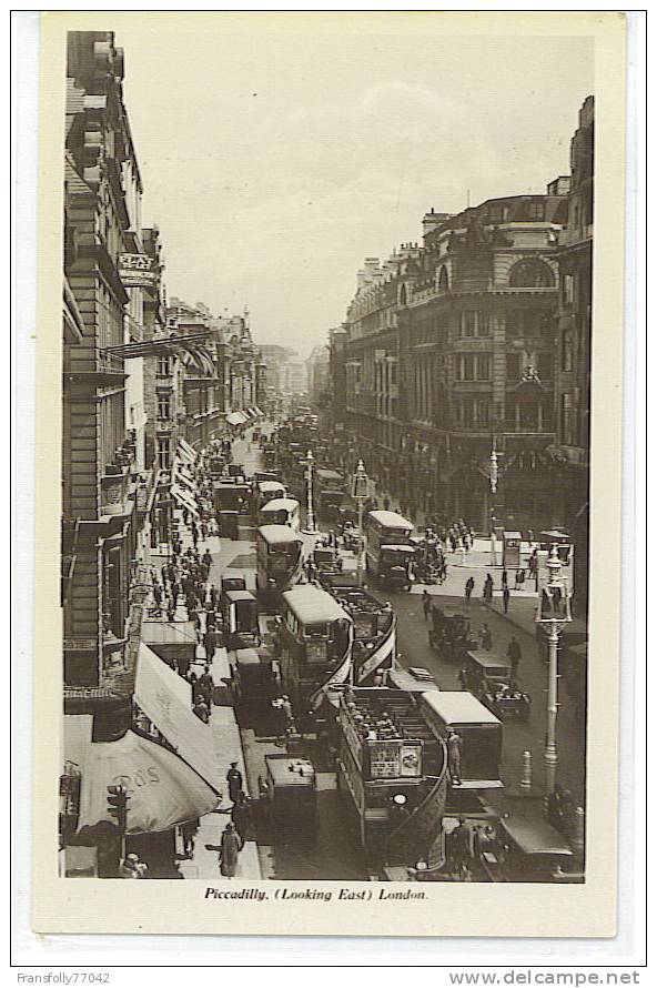 Rppc - U.K. - ENGLAND - LONDON - PICCADILLY LOOKING EAST - STREETS CROWDED - Circa 1930 - Piccadilly Circus