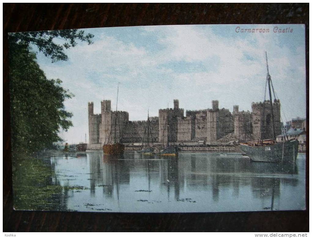 CARNARVON CASTLE - Valentine - Sailing Ships -   Lot 150 - Caernarvonshire