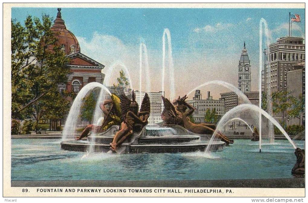 11990  Stati  Uniti  Pennsylvania, Philadelphia,  Fountain And Parkway Looking Towards City Hall  NV - Philadelphia