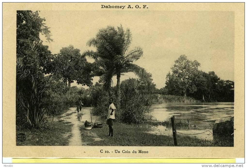 DAHOMEY .   UN COIN DU MONO . - Dahomey