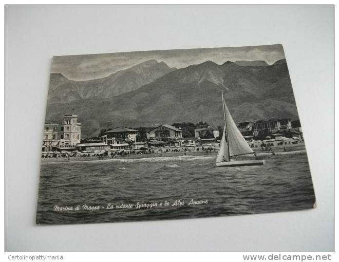 Marina Di Massa Vela Barca La Ridente Spiaggia E Le Alpi Apuane - Massa