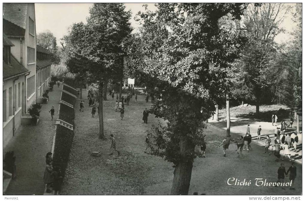 MONTGERON - Lycée Mixte - Récréation Au Petit Lycée - Montgeron