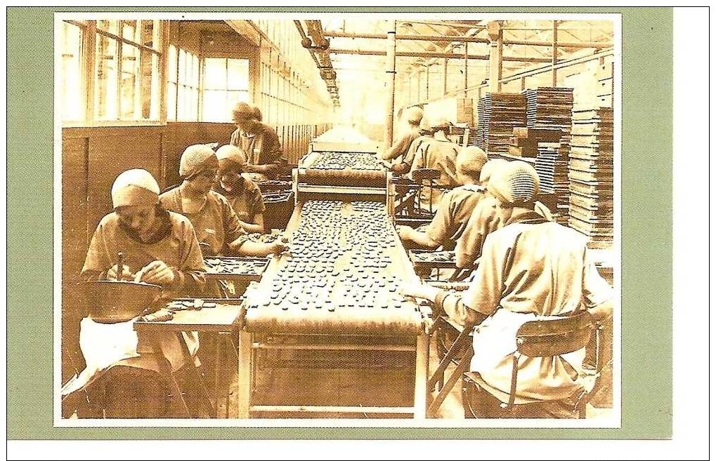 Nostalgia Series Postcard  Women Workers At The Jacob Biscuit Factory Aintree Liverpool England 1936 - Recettes (cuisine)