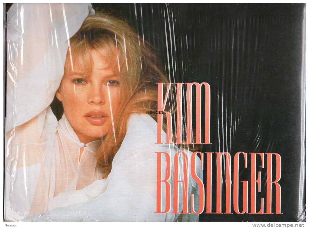 CALENDRIER - 1994 - Kim BASINGER - 12 Posters - Objets Dérivés