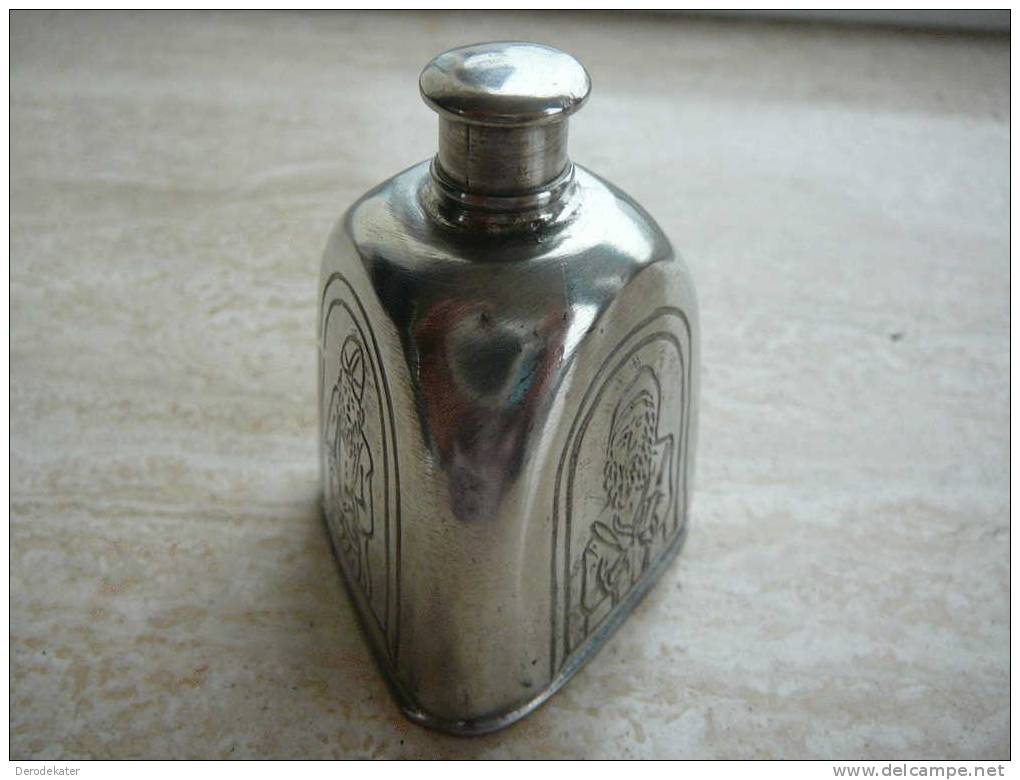 Petite Boite De Parfum. Vide. 95% Etain. Flacon Du Parfume. Parfum Flasche. Perfume Bottle 95% Tin. Parfumflesje Tin. - Miniatures Modernes Vides