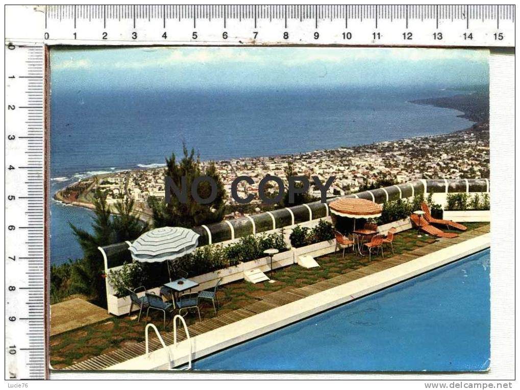 LA REUNION -   La Montagne - La Piscine De L´ Hôtel Des Relais Aériens - Vue Sur SAINT DENIS - Saint Denis