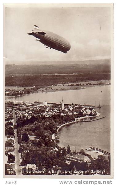 AK Friedrichshafen A. B. Mit Zeppelin (Luftbild) Gelaufen 29.8.35 - Zeppeline