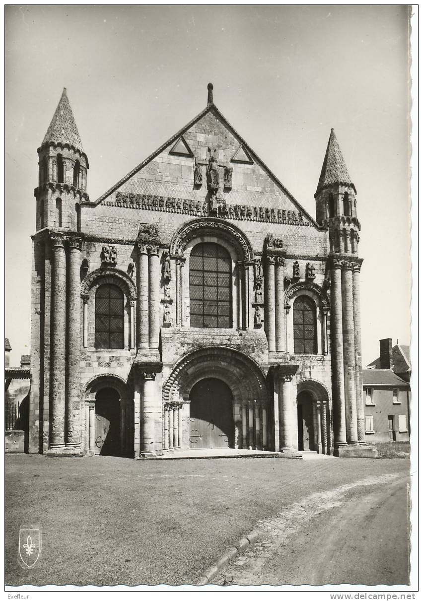 St JOUIN DE MARNE   L'église Abbatiale - Saint Jouin De Marnes