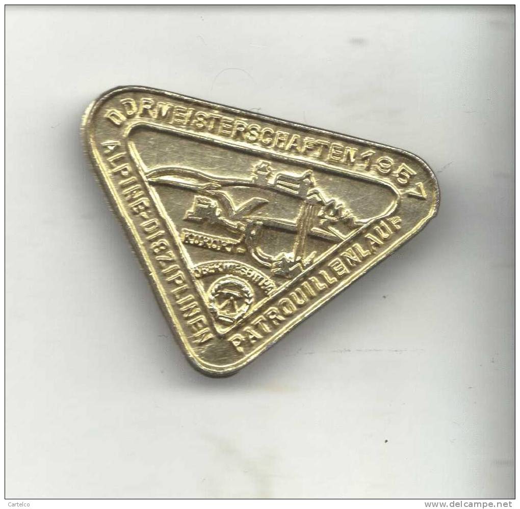 DDR Badge - East Germany -DDR Meisterschaften 1957 - Alpine Disziplinen -patrouillenlauf - Alpinisme