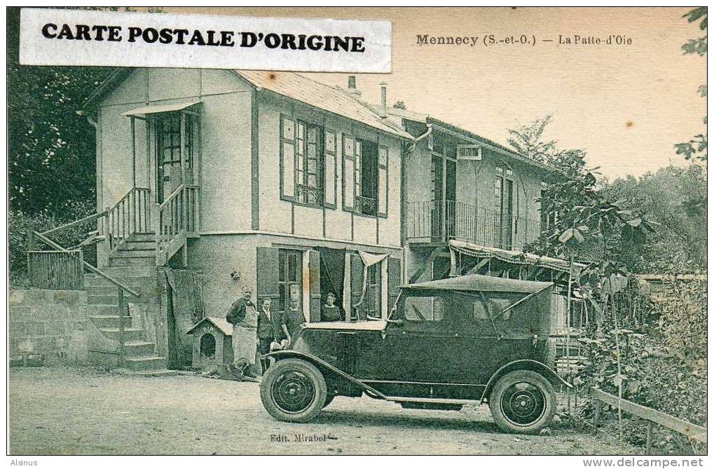 MENNECY (ESSONNE) - LA PATTE D'OIE - VOITURE ANCIENNE - Mennecy