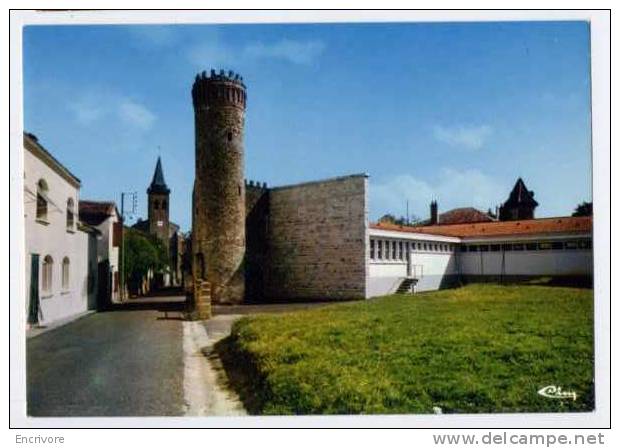 Cpm VILLENEUVE DE MARSAN L´école La Vieille Tour Et L´église - Cim - Villeneuve De Marsan