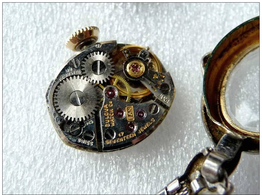 Ancienne montre pour dame, or et argent Art Déco - Vintage Ladies BULOVA Two Tone GOLD & DIAMOND Watch -M0