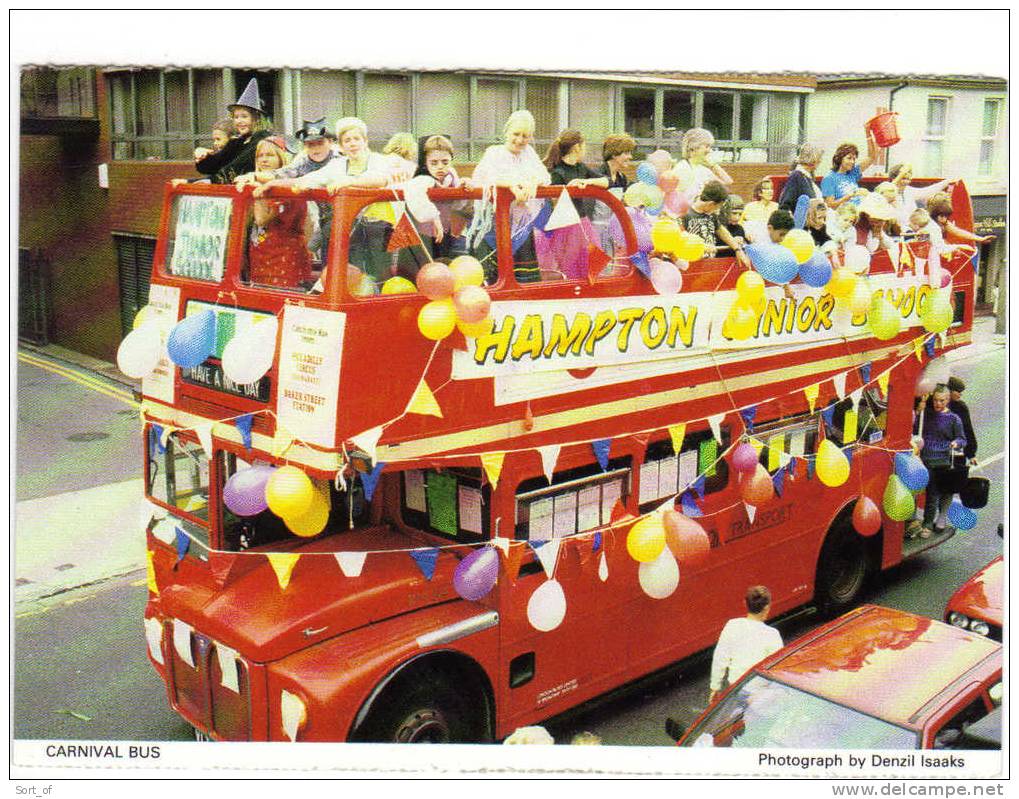 HAMPTON - CARNIVAL BUS - F1414 - Middlesex