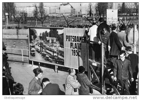 BERLIN Mur  EN 1960? A LA POTSDAMER PLATZ  WALL SEALING OFF THE SOVIET SECTOR TOP - Muro De Berlin