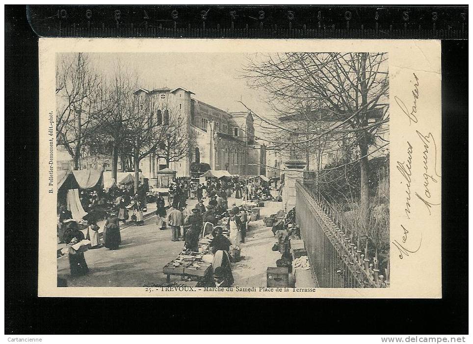 TREVOUX - Marché Du Samedi - Place De La Terrasse - Trévoux