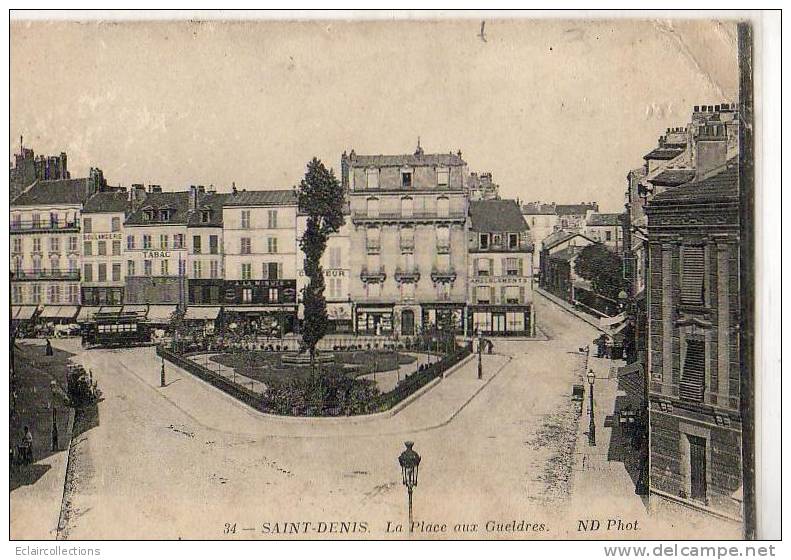 Saint Denis...La Place Aux Gueldres - Saint Denis