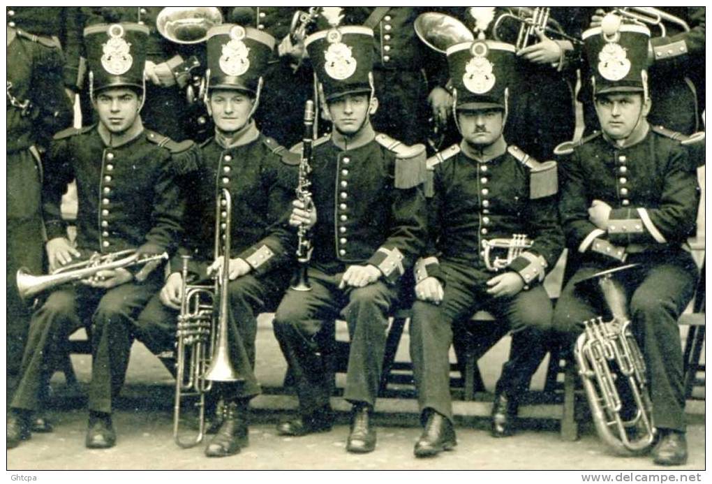 CARTE / PHOTO à Identifier. GROUPE DE MUSIQUE EN UNIFORME.  / Ed. - Te Identificeren