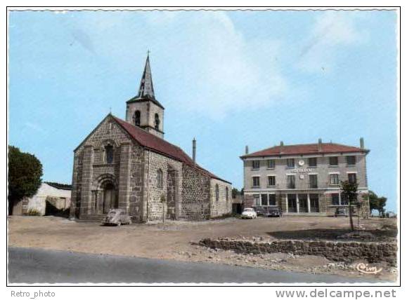 Costaros - L'Eglise ( Mairie, Renault 4 CV, Panhard ) - Autres & Non Classés